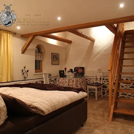 Alpen-suite Апартаменты *